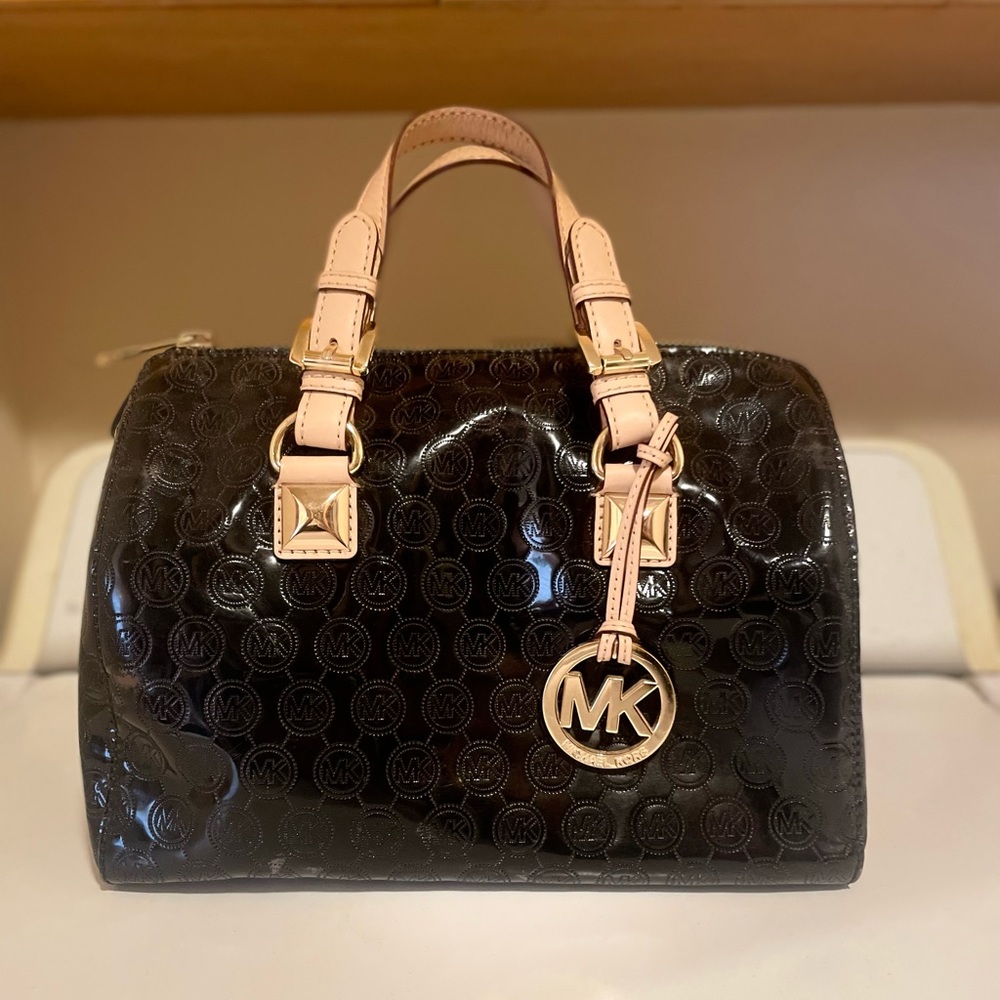 Michael Kors purse, clean, no rips.